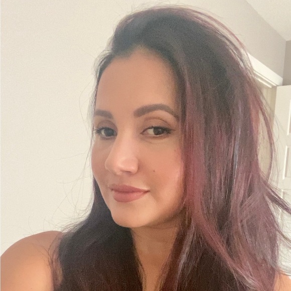 Meet your Posher, Karen lorena - Picture 1 of 1